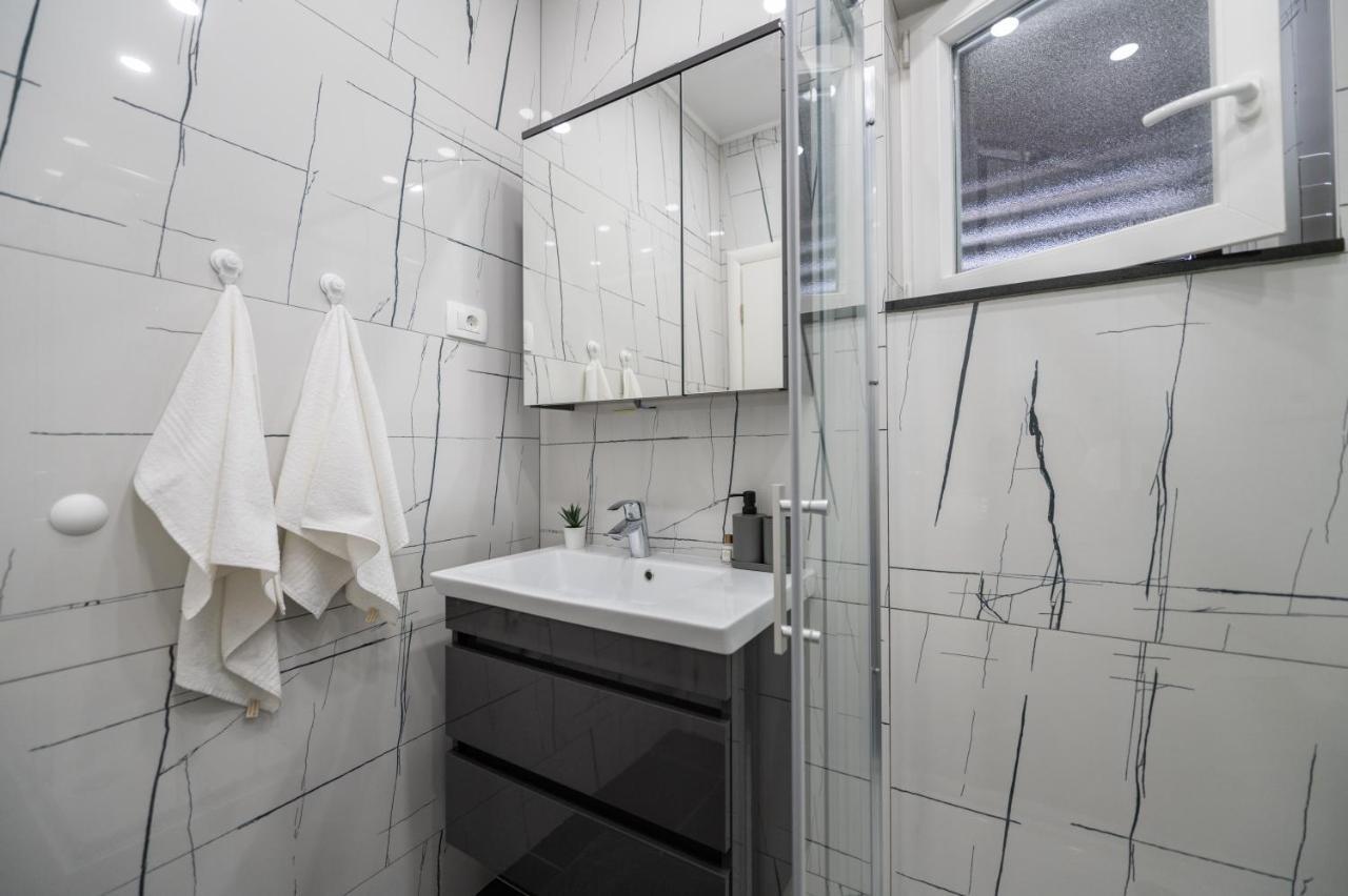 Apartmani Sani Макарска Экстерьер фото