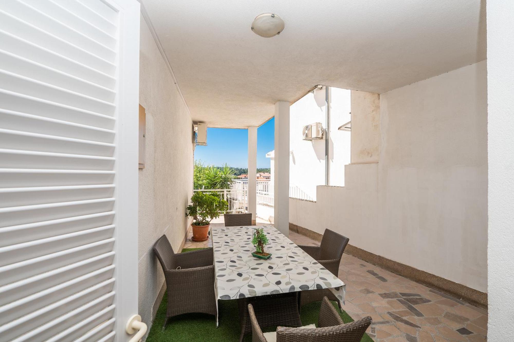 Apartmani Sani Макарска Экстерьер фото