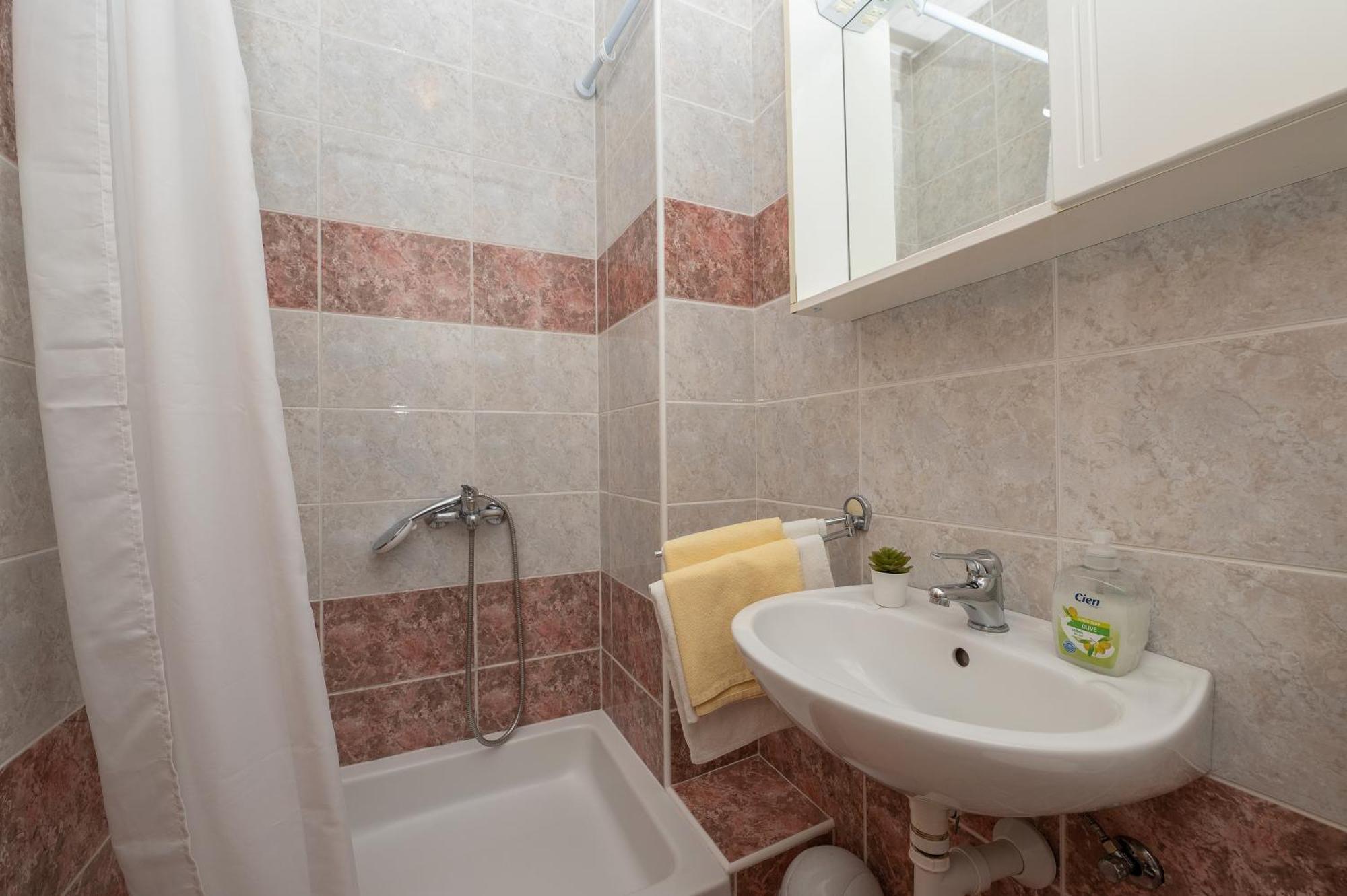 Apartmani Sani Макарска Экстерьер фото